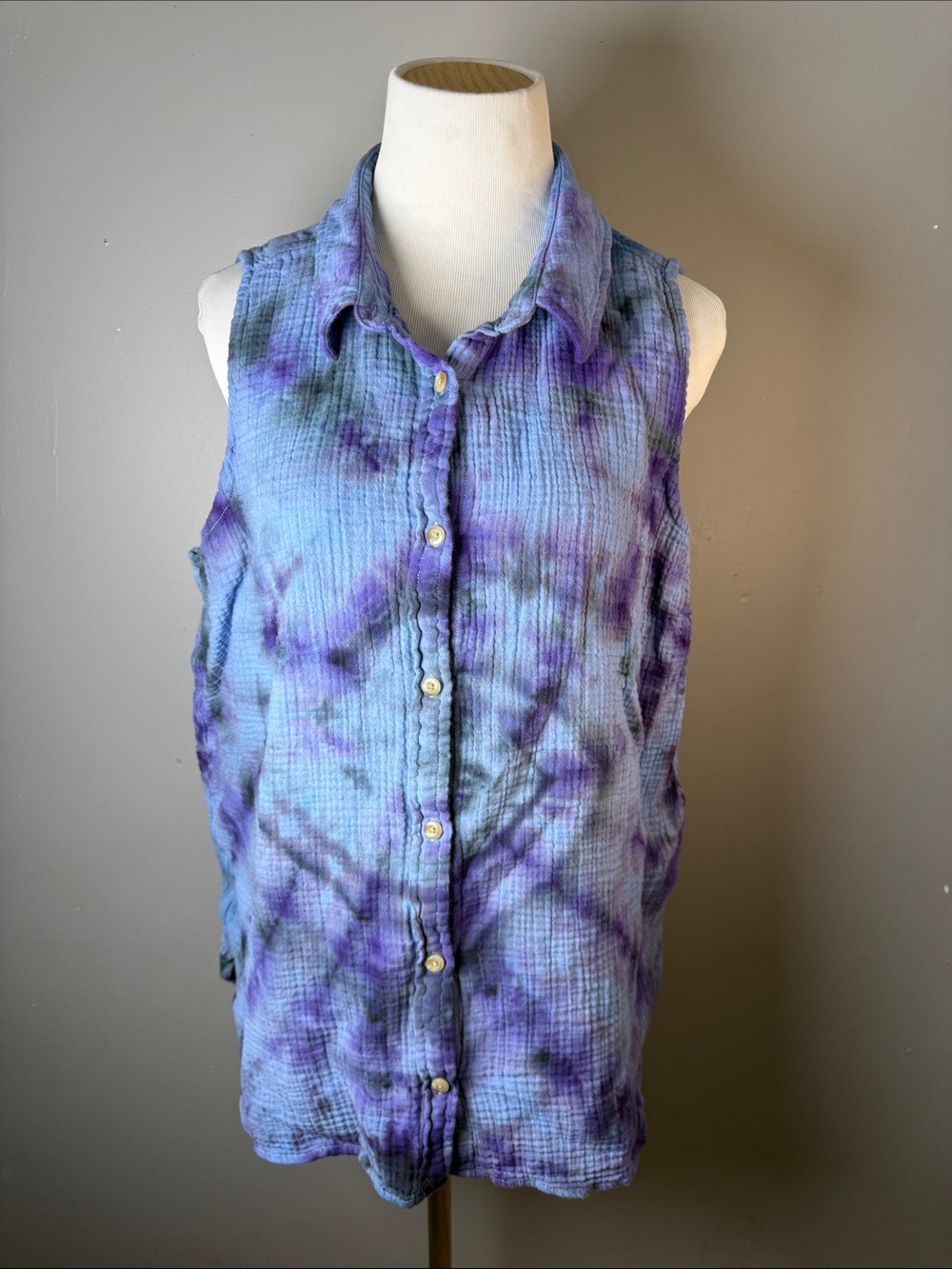 Sleeveless Tie-Dye Button Front Cotton Top - Blue & Purple